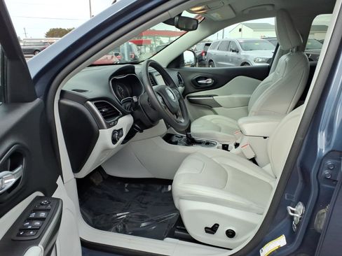 Used 2021 Jeep Cherokee Latitude Lux w/ Trailer Tow Group image 10