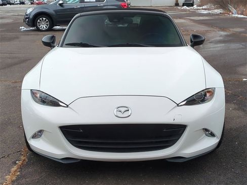 Used 2020 MAZDA MX-5 Miata Sport image 9