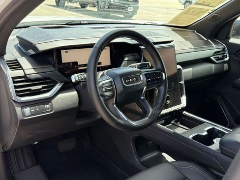 Used 2024 GMC Acadia Elevation w/ Luxury Package FWD image 4