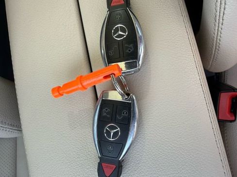 Used 2015 Mercedes-Benz C 300 4MATIC Sedan image 49