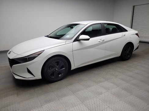 Used 2023 Hyundai Elantra SEL FWD image 2