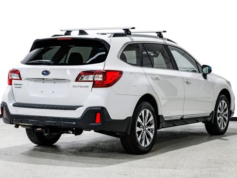 Used 2018 Subaru Outback 2.5i Touring w/ Popular Package #3 image 6