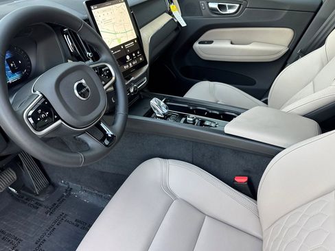 Certified 2026 Volvo XC60 B5 Plus AWD/4WD image 9
