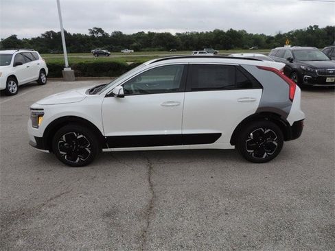 New 2023 Kia Niro Wave image 11