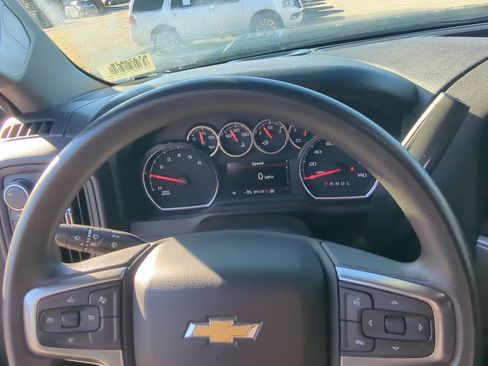 Used 2022 Chevrolet Silverado 2500 Custom w/ Custom Convenience Package image 13