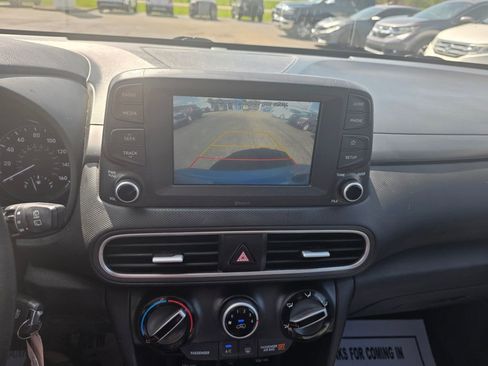 Used 2018 Hyundai Kona SE image 15