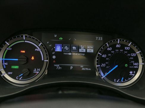 Used 2023 Toyota Highlander XLE AWD/4WD image 39