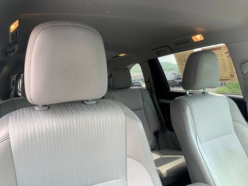 Used 2015 Toyota Highlander Plus AWD/4WD image 19