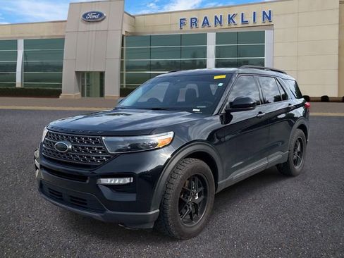 Certified 2022 Ford Explorer XLT w/ Equipment Group 202A RWD image 3