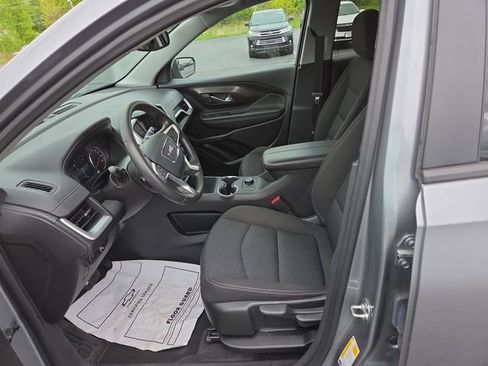 Used 2024 GMC Terrain SLE image 11