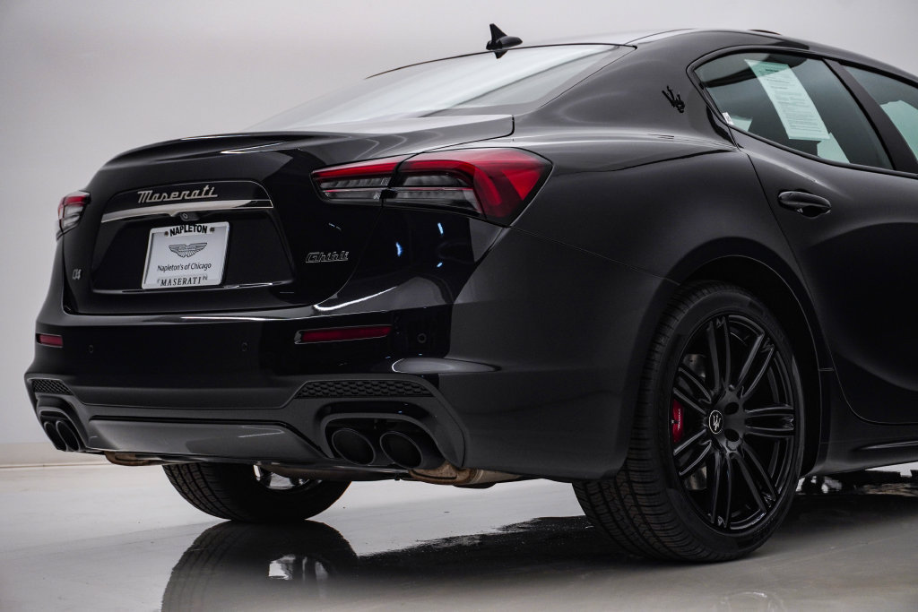 Certified 2023 Maserati Ghibli Modena Q4 AWD/4WD image 12