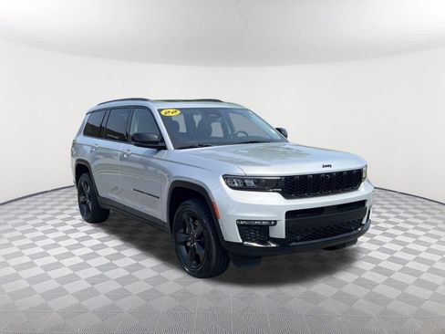 Used 2022 Jeep Grand Cherokee L Limited w/ Luxury Tech Group II image 4
