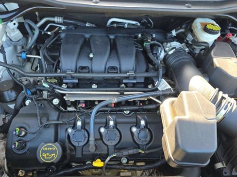Used 2018 Ford Explorer XLT FWD image 13