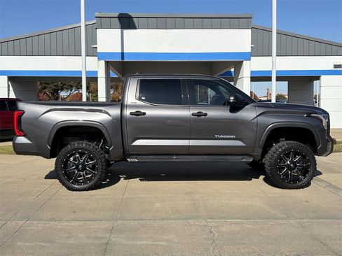 Used 2022 Toyota Tundra SR5 image 2