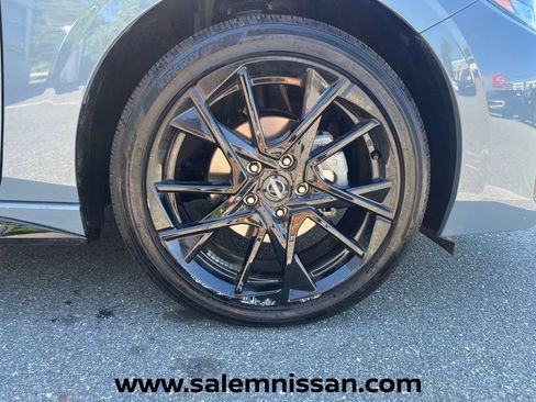 Certified 2025 Nissan Sentra SR w/ Midnight Edition FWD image 24