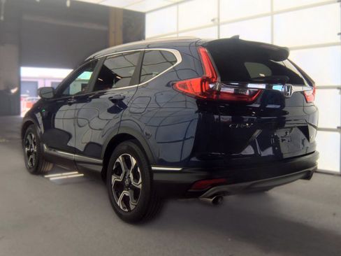 Used 2018 Honda CR-V Touring image 2