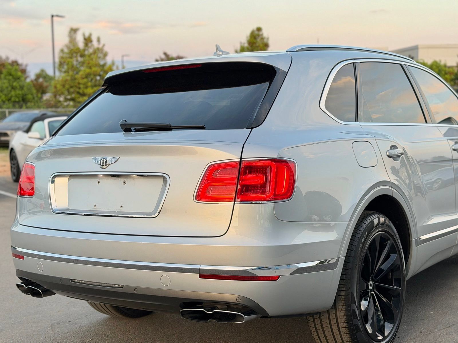 Used 2019 Bentley Bentayga AWD/4WD image 64