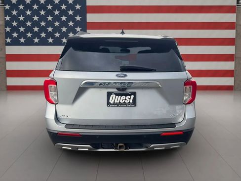 Used 2023 Ford Explorer XLT w/ Equipment Group 202A image 4