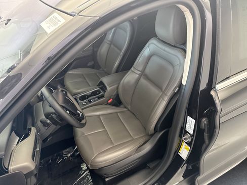 Used 2023 Lincoln Corsair FWD image 11