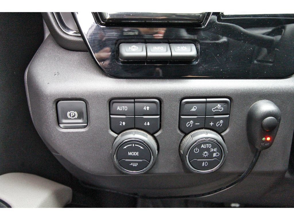 Used 2025 Chevrolet Silverado 1500 ZR2 w/ Technology Package AWD/4WD image 22