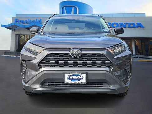 Used 2019 Toyota RAV4 LE image 2