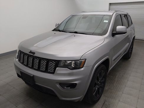 Used 2019 Jeep Grand Cherokee Altitude RWD image 15