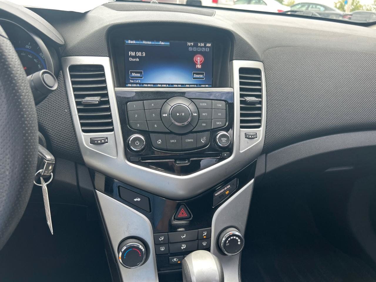 Used 2016 Chevrolet Cruze LT FWD image 13