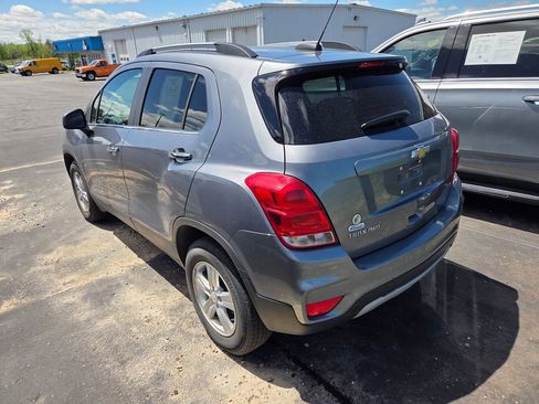 Used 2020 Chevrolet Trax LT w/ LT Convenience Package AWD/4WD image 5