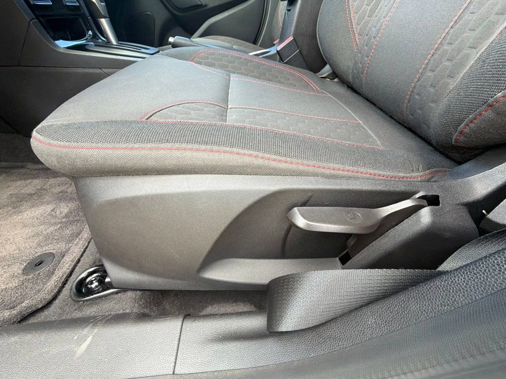 Used 2016 Ford Fiesta SE w/ Equipment Group 201A FWD image 10