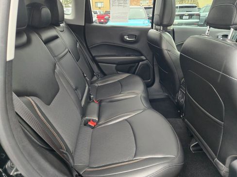 Used 2019 Jeep Compass Latitude w/ Popular Equipment Group image 10