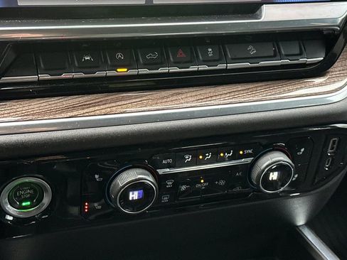 Used 2022 Chevrolet Silverado 1500 RST w/ Z71 Off-Road Package image 18