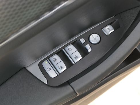 Used 2023 BMW X3 sDrive30i w/ M Sport Package image 12