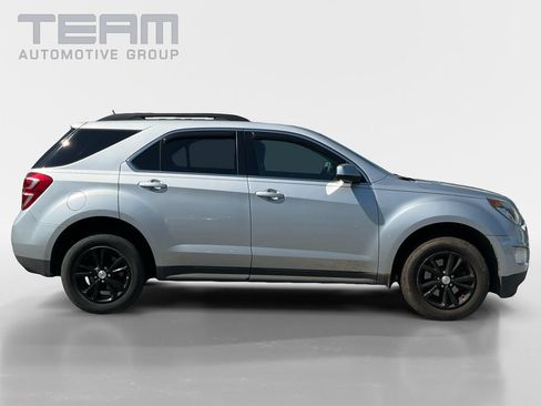 Used 2017 Chevrolet Equinox LT w/ Convenience Package FWD image 8