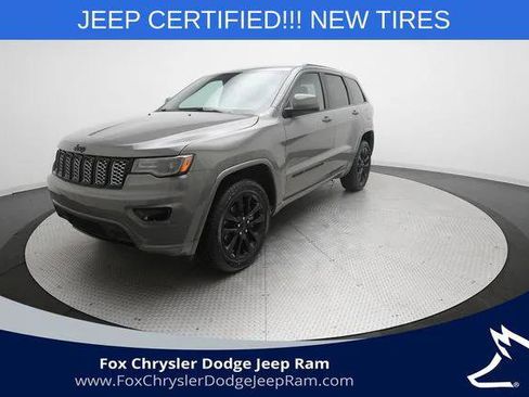 Certified 2022 Jeep Grand Cherokee Laredo X image 1