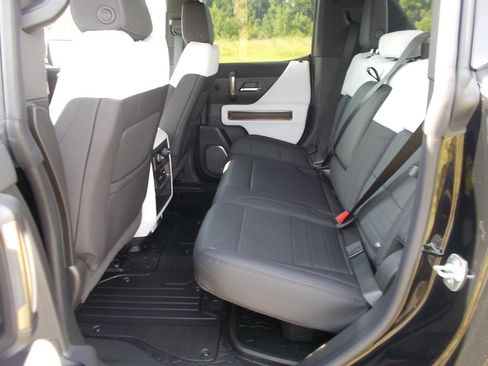 New 2025 GMC Hummer EV 2X image 12