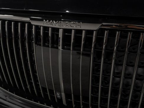 Used 2025 Mercedes-Benz Maybach GLS 600 4MATIC image 18