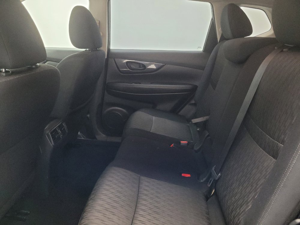 Used 2020 Nissan Rogue S FWD image 18