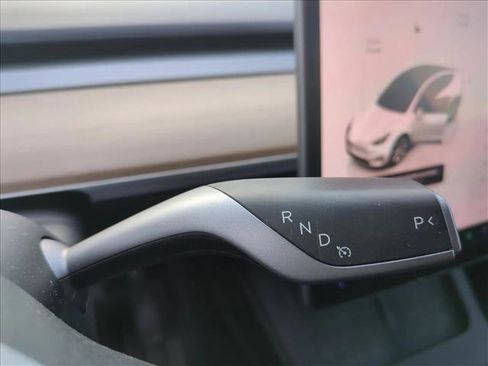 Used 2023 Tesla Model Y Long Range image 11