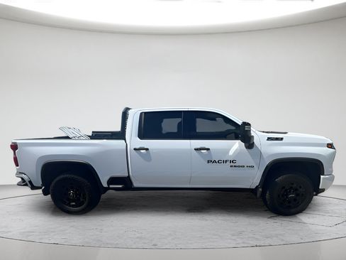 Used 2024 Chevrolet Silverado 2500 LTZ w/ LTZ Plus Package AWD/4WD image 4