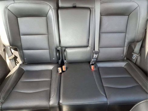 Used 2024 GMC Terrain SLT image 18