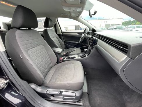 Used 2021 Volkswagen Passat 2.0T S FWD image 31