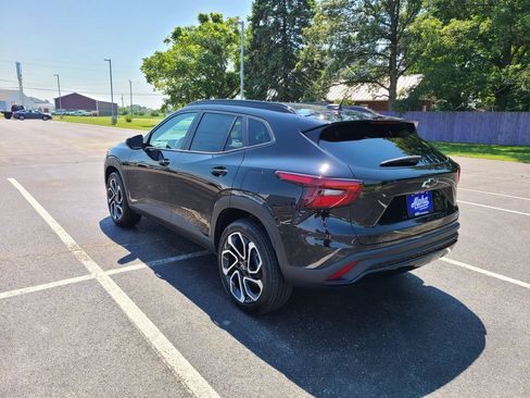 New 2026 Chevrolet Trax RS w/ Sunroof Package FWD image 5