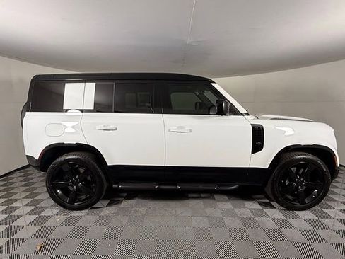 New 2026 Land Rover Defender 110 V8 AWD/4WD image 9