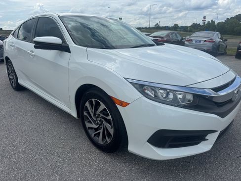 Used 2017 Honda Civic EX image 4