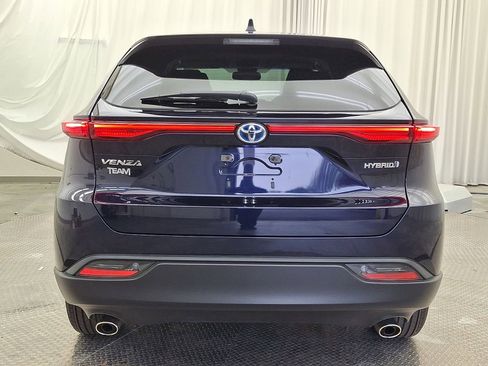 Certified 2022 Toyota Venza LE AWD/4WD image 23