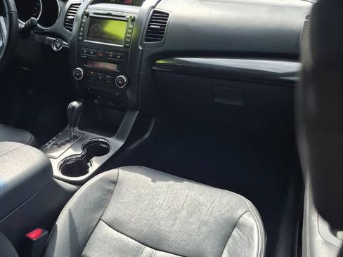 Used 2011 Kia Sorento EX w/ Premium Pkg AWD/4WD image 8