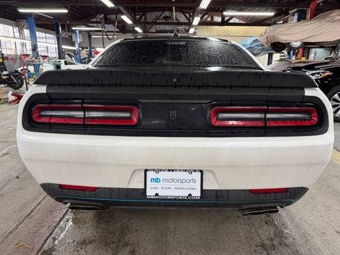Used 2015 Dodge Challenger R/T Scat Pack image 3