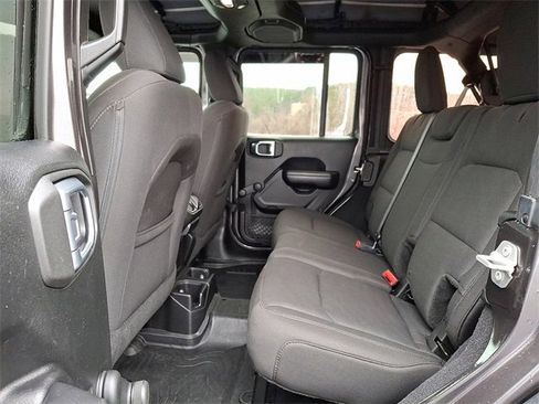 Used 2018 Jeep Wrangler Unlimited Sport image 10