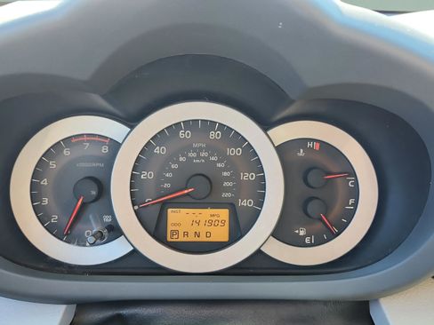 Used 2011 Toyota RAV4 Base image 28