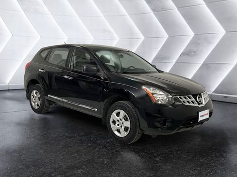 Used 2014 Nissan Rogue S FWD image 1